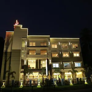 Sky Paradise Hotell