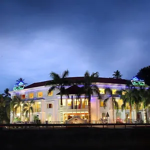 Port Palace Hotel